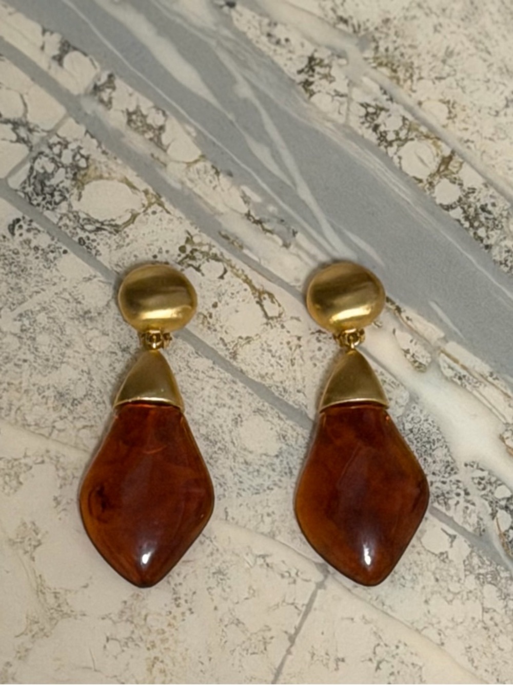Vintage Signed Givenchy Paris New York Amber Lucite Drop Matte Gold Earrings - Picture 3 of 9